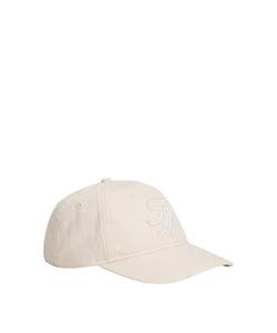 Вышитая кепка