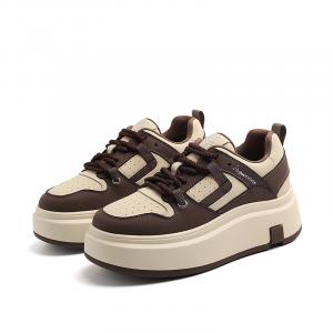 AQUASCUTUM Женские низкие скейтерские туфли для увеличения роста кофе, цвет Coffee