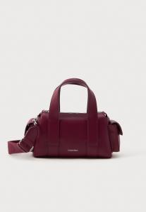 Сумка Calvin Klein WEBBING POCKET BAG, Alluring Pink/Bordeaux