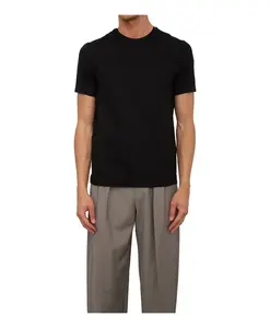 Черная футболка в современном стиле Emporio Armani, черный