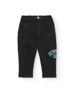 Черные джинсы для мальчика с принтом и карманами Tuc tuc