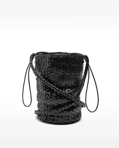 Женская сумка-бандо из гладкой плетёной кожи в стиле бомбонера Parfois, черный