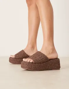 Босоножки на плоской платформе ASOS DESIGN Teagan из рафии шоколадного цвета