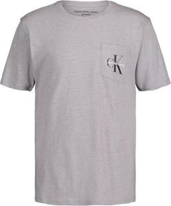 Футболка Calvin Klein Boys с коротким рукавом, карманом, логотипом и круглым вырезом, мягкая, удобная, свободного кроя, Classic Grey