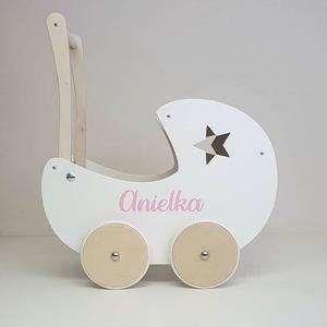 КОЛЯСКА ДЛЯ КУКОЛ, белая будка с вырезанной звездой Majsternia Zabawek