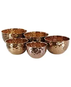 Набор из 5 сервировочных мисок из нержавеющей стали с чеканной текстурой и медным покрытием Megachef, copper