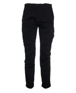 Черные брюки-карго - стильный выбор для повседневных прогулок. C.P. Company, черный