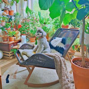 Кресло-качалка плетеное из искусственного ротанга в скандинавском стиле с мягкой подушкой