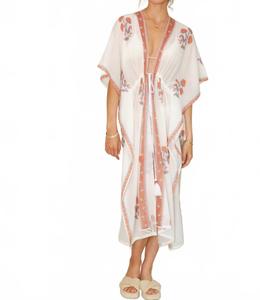 Накидка с принтом кади белого цвета M.A.B.E.