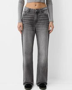 Мешковатые джинсы Bershka серого цвета