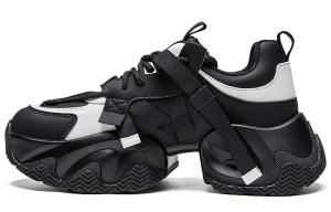 Антискользящие износостойкие дышащие легкие низкие массивные кроссовки женские черно-белые Kappa