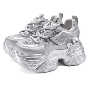 D:FUSE SCANDINAVIA D FUSE SCANDINAVIA устойчивые к истиранию дышащие низкие массивные кроссовки женские серебристые, цвет Silver