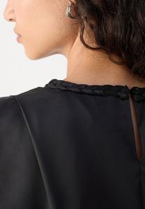 Футболка с принтом ADEBIMPE BRAIDED Heathe, черный