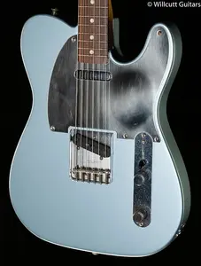 Fender Chrissie Hynde Telecaster с грифом из палисандра, цвет Ice Blue Metallic (717)