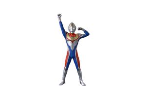 Ультрамен dyna rmc plus glow edition, с детализированной стилизацией, включает фигурки высотой 31 см BANDAI