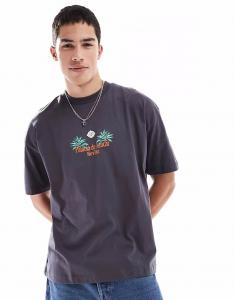 Футболка оверсайз от ASOS DESIGN с живописным графическим принтом в угольном цвете