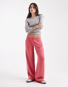 Спортивные брюки Superdry Athletic essentials прямого кроя с логотипом в цвете «ярко-красный падуб»