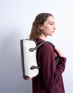 Сумка-котелок Topshop Sullivan из натуральной кожи с принтом коровы и пони