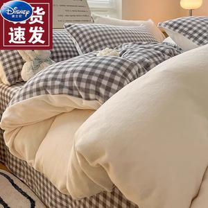 Disney Комплект постельного белья 4 предмета, 200x220 см, простыня, пододеяльник, 2 наволочки, цвет: бежевый + клетка черно-белая (микс наволочек)
