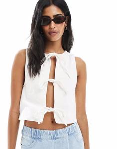 Джинсовый жилет с завязкой спереди цвета кремовый Miss Selfridge