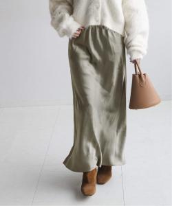 Узкая атласная юбка А-силуэта 2