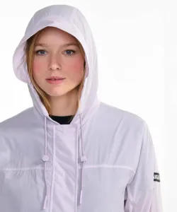 Легкая, водоотталкивающая, с защитой от УФ-излучения, компактная нейлоновая куртка.