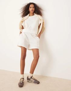 Удлиненные вафельные шорты ASOS DESIGN кремового цвета