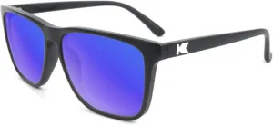 Поляризованные легкие солнцезащитные очки Knockaround Fast Lanes для мужчин и женщин - защита от УФ-излучения UV400, Black / Moonshine