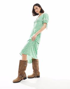Платье-футляр Midaxi Tea Dress от Wednesday's Girl с кружевными вставками и мелким принтом зеленого цвета