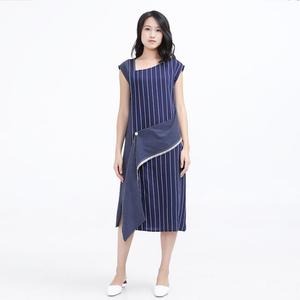 Асимметричное платье миди с полосками-трапециями Smart And Joy, синий