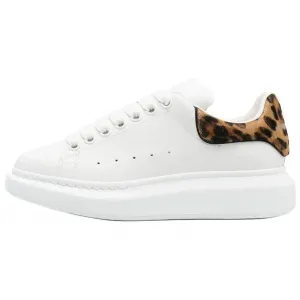 Alexander McQueen Женские кроссовки со шнуровкой и леопардовым принтом