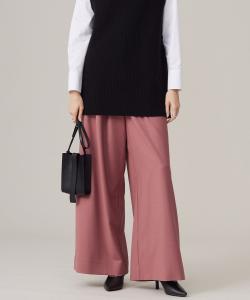 Стираемые брюки из эластичной шерсти и вискозы.