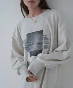 Платье-свитшот с принтом в виде силуэта русалки, застегивающееся на крючки спереди и сзади в двух направлениях