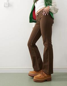 Брюки-клеш с низкой посадкой и отделкой в виде сердечек в выцветшем коричневом цвете Monki