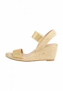 Босоножки на танкетке REGULAR FIT - ELASTIC LOW - Platform sandals Lipsy, золотой