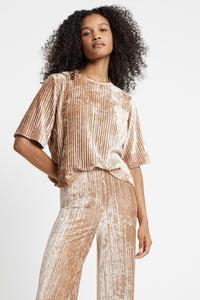 Бархатная плиссированная футболка River Island, бежевый