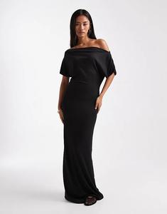 Платье макси с открытыми плечами от Miss Selfridge черного цвета