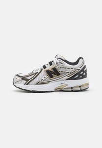 Кроссовки низкие 1906 UNISEX New Balance, цвет silver-coloured/white/black