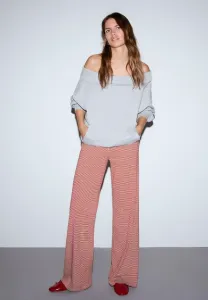 С брюками с принтом Bershka, Red