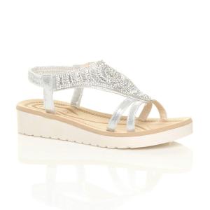 Сандалии на низкой танкетке со стразами и Т-образным ремешком на пятке на плоской подошве AJVANI, серебро
