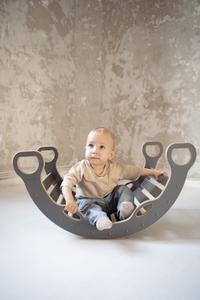 МАЛЕНЬКАЯ качалка Монтессори с ручками - серый tupti.wood
