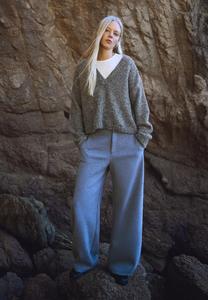 Джемпер Bershka BOXY-FIT V-NECK SWEATER, Dark Grey