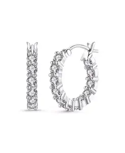 Массивные круглые серьги-кольца из стерлингового серебра с покрытием из белого золота и вывернутыми наизнанку кубическими цирконами Genevive, white