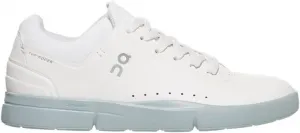 Женские кроссовки The Roger Advantage On, белый