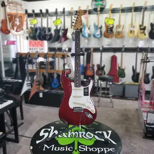 Fender Player II Stratocaster - Прозрачный вишневый градиент