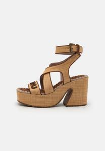 Босоножки на платформе PLATFORM LACE UP Mou, бежевый