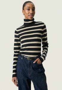 Джемпер Soaked in Luxury SLSpina Striped Rollneck, Black W Sandshell Stripe/Black
