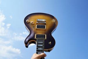 Электрогитара Dean USA Leslie West Tattered & Torn Thoroughbred Hand Signed #7 of 15 Made