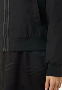 Куртка-бомбер MIT SCHMUCKDETAILS comma casual identity, черный