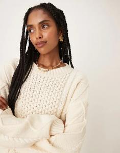 Glamorous объемный джемпер с косичной вязкой в ​​оттенке белого цвета
